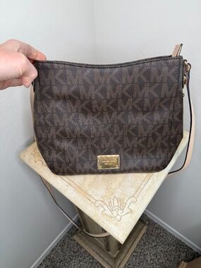 Michael Kors Brown Jet Set Crossbody with Dust Bag